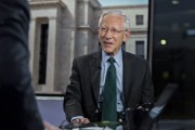 清徐宏观经济学教授兼实践者Stanley Fisher逝世 曾培养全球多位经济决策者